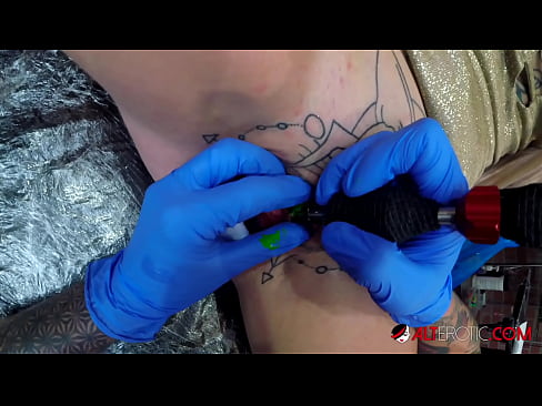 ❤️ E dashura jashtëzakonisht e bërë me tatuazhe, Sully Savage, bëri një tatuazh në klitorisin e saj ☑ Porno fb në sq.centr-klassiki.ru ️❤
